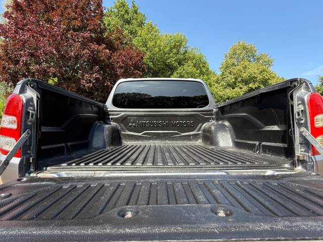 2016 Mitsubishi L200 2.4 Double Cab DI-D 178 Warrior 4WD